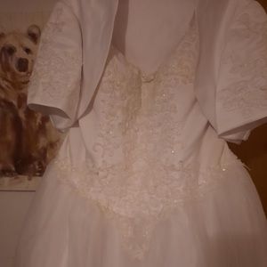 Sleeveless wedding dress size 22